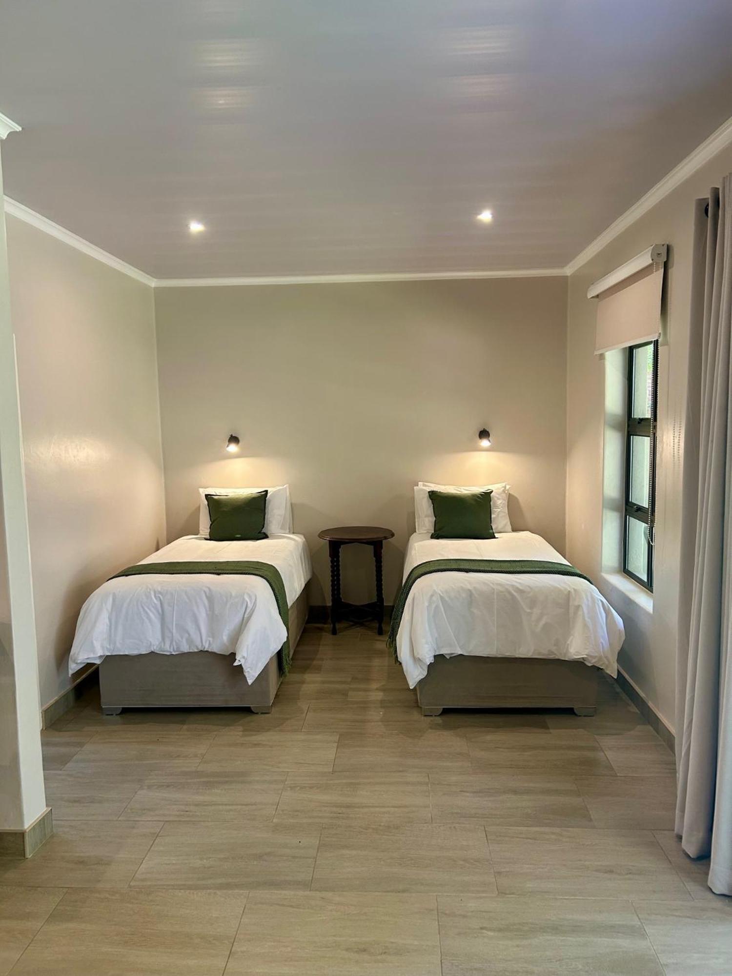 The Musketeers Lodge Bulawayo Exterior foto